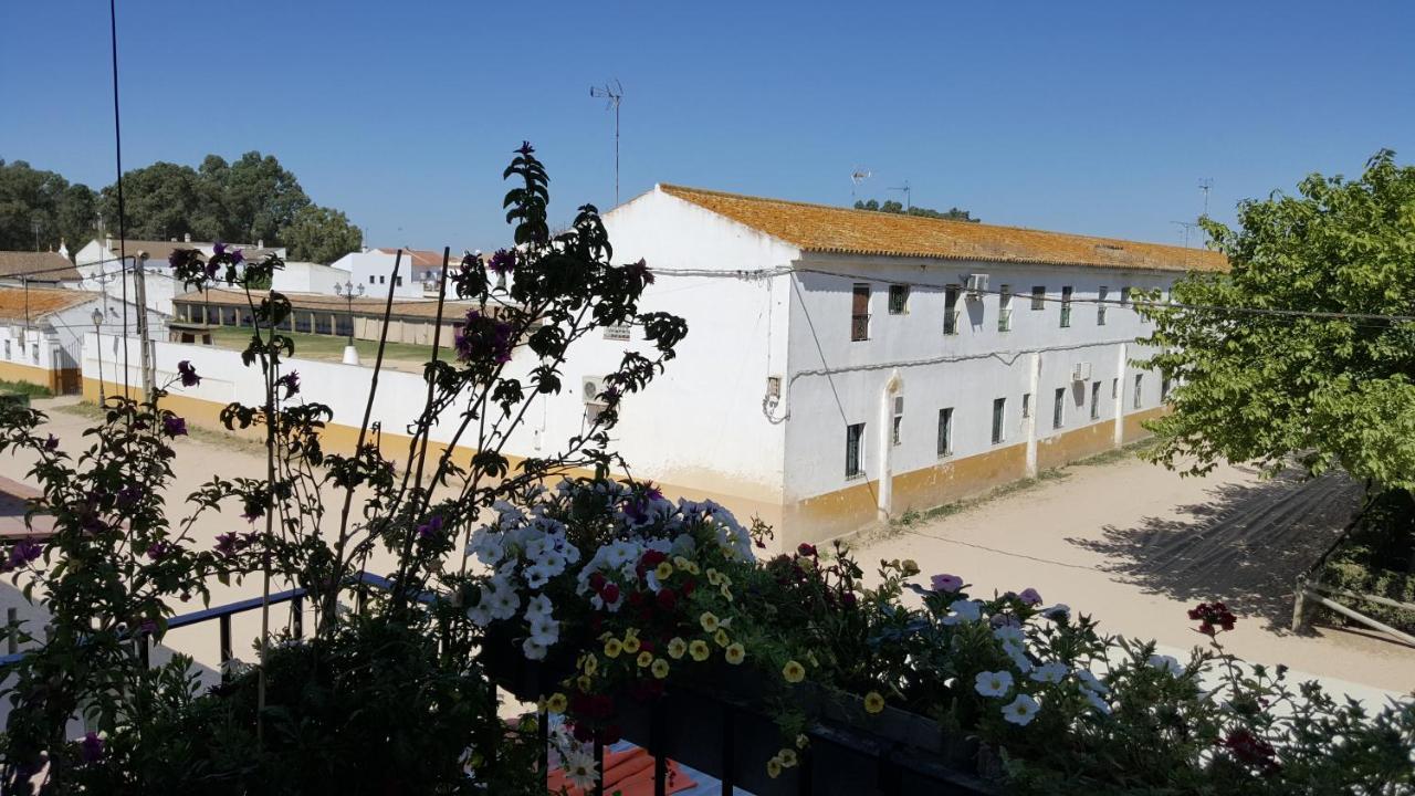 Hospedería Rural Las Buganvillas El Rocío Exterior foto